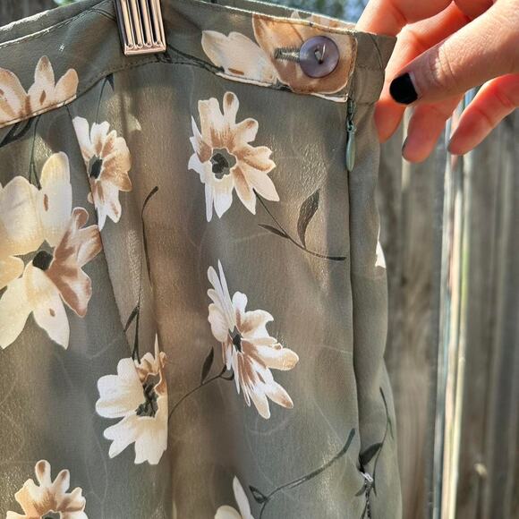 KC Spencer - Green floral midi cottagecore skirt - Size 14 - Picture 3 of 5